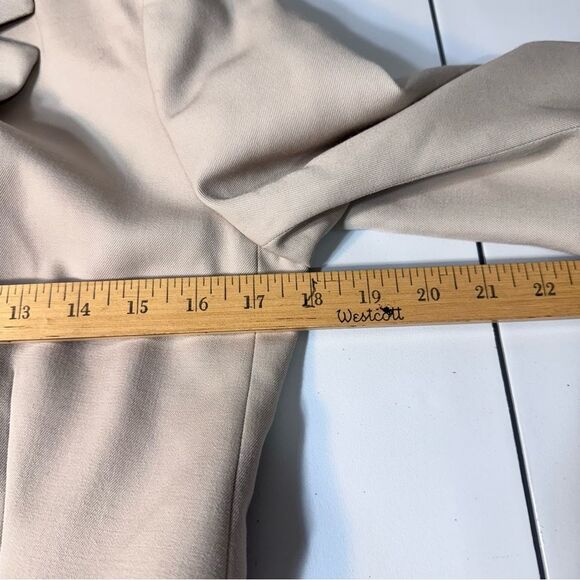 J.Crew Wool Boyfriend Blazer Camel 3 button jacket Size: 6 color light beige - Picture 5 of 10